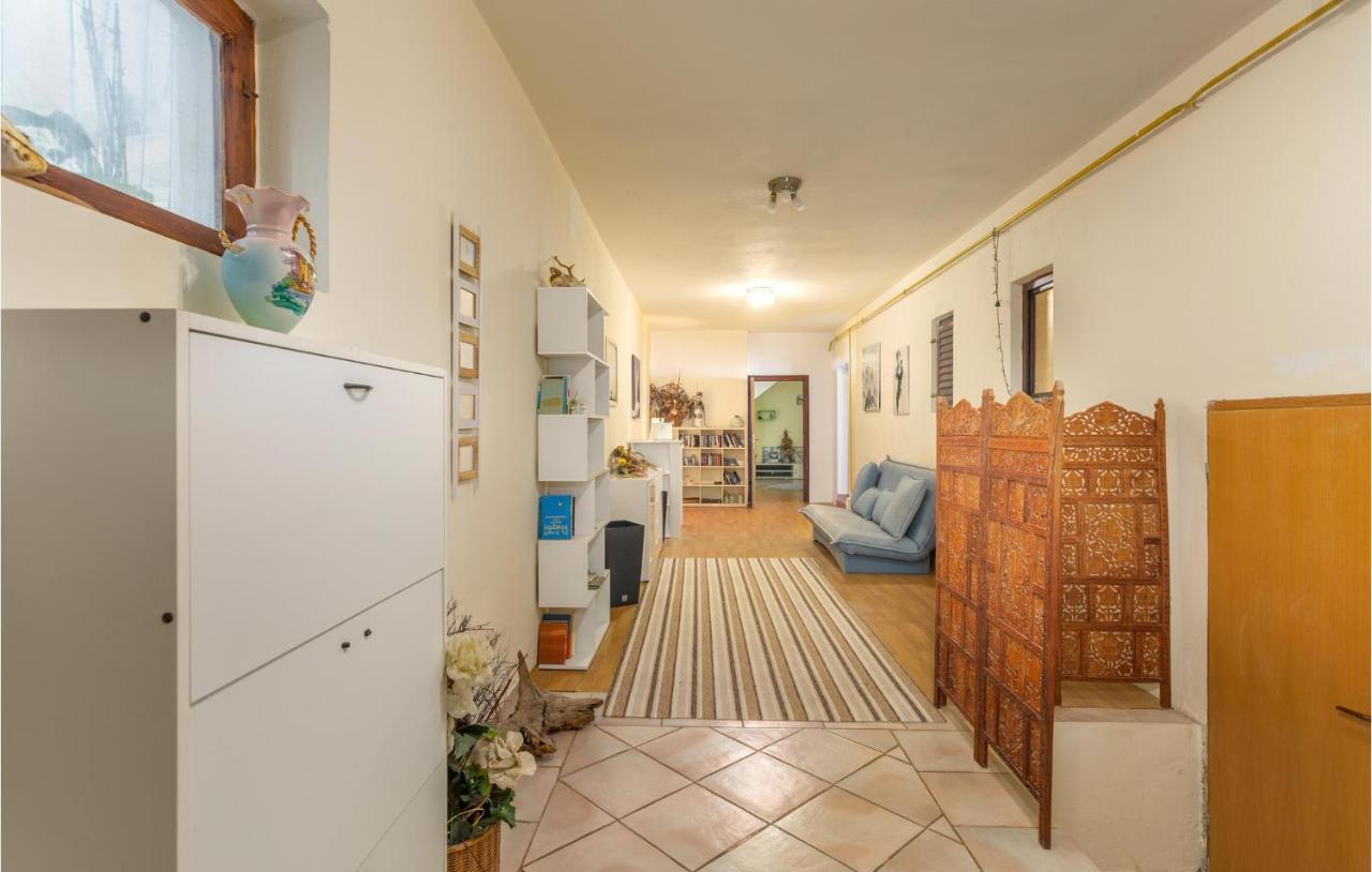 Nice Apartment In Stara Baska 1 With Wifi 外观 照片