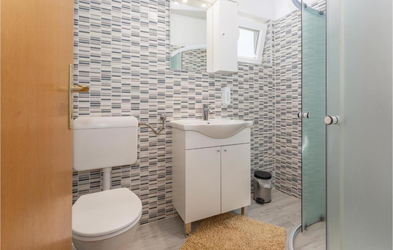 Nice Apartment In Stara Baska 1 With Wifi 外观 照片