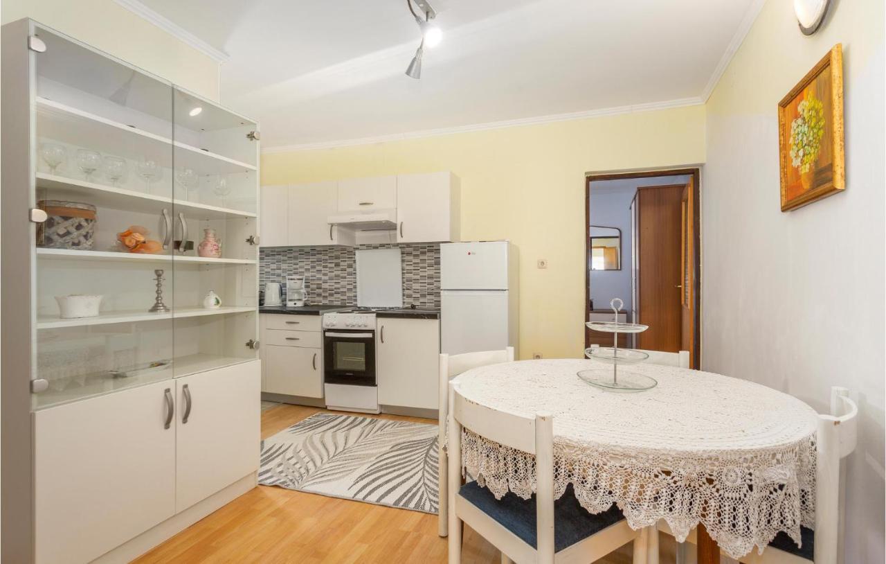 Nice Apartment In Stara Baska 1 With Wifi 外观 照片